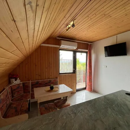Lägenhet Panna Apartmanhaz Balatonlelle