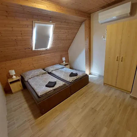 Lägenhet Panna Apartmanhaz Balatonlelle